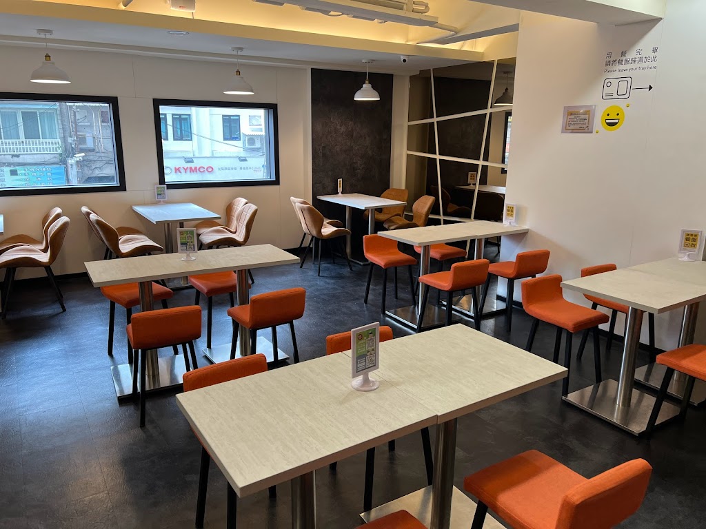 梁社漢排骨 新店建國店 的照片