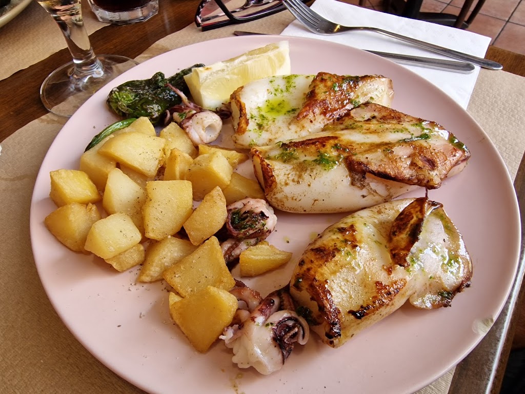 Taberna La sarten — Comida y bebida