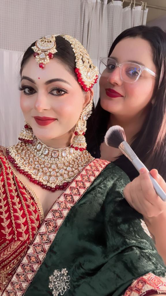 Refine U Unisex Salon Academy