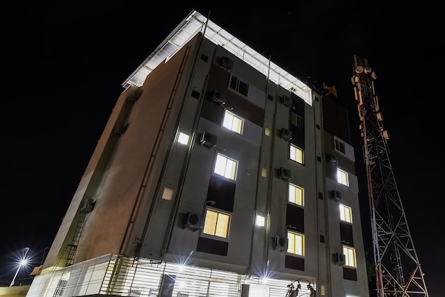 Oyo Sai Sadhan Residency