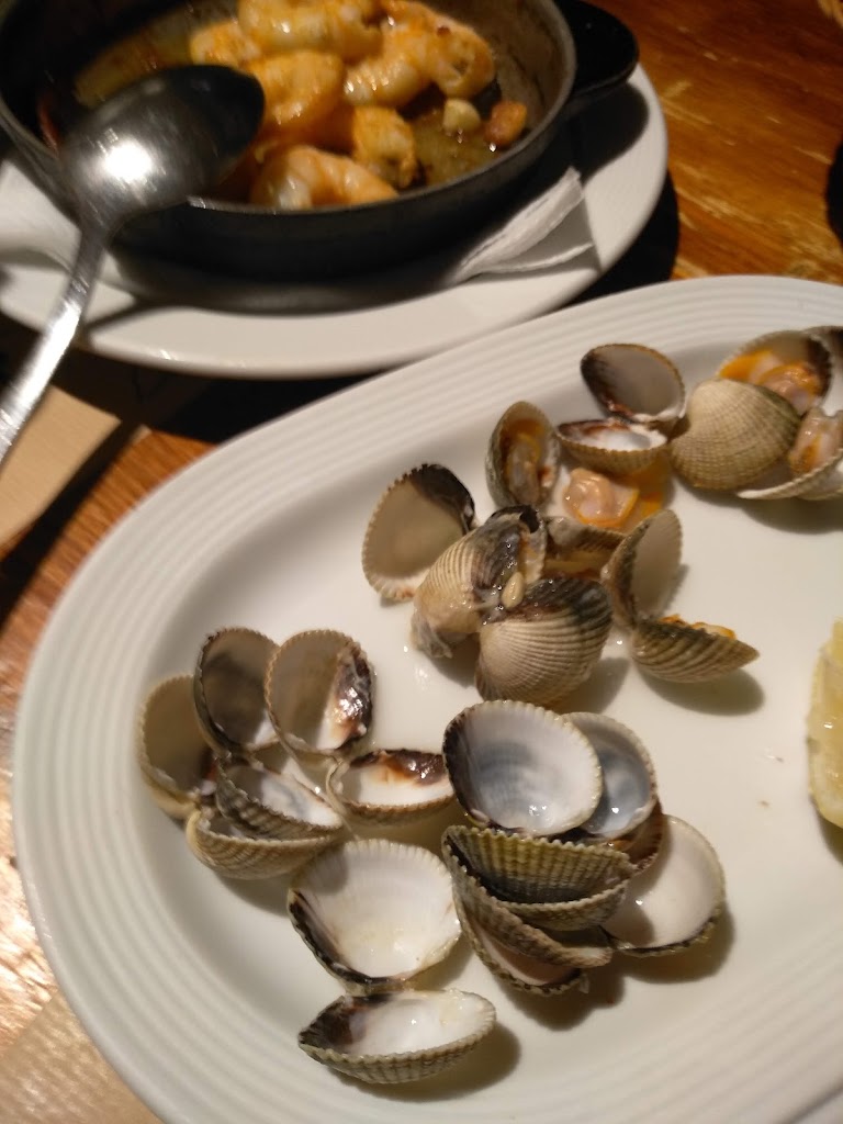 Cafeteria La Jurada — Comida y bebida