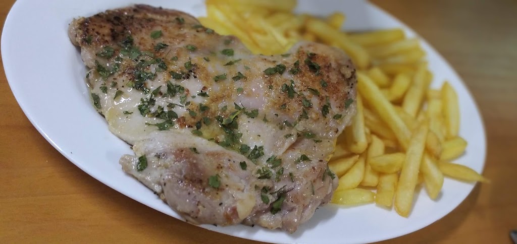 Bar Aky Me Kedo — Comida y bebida