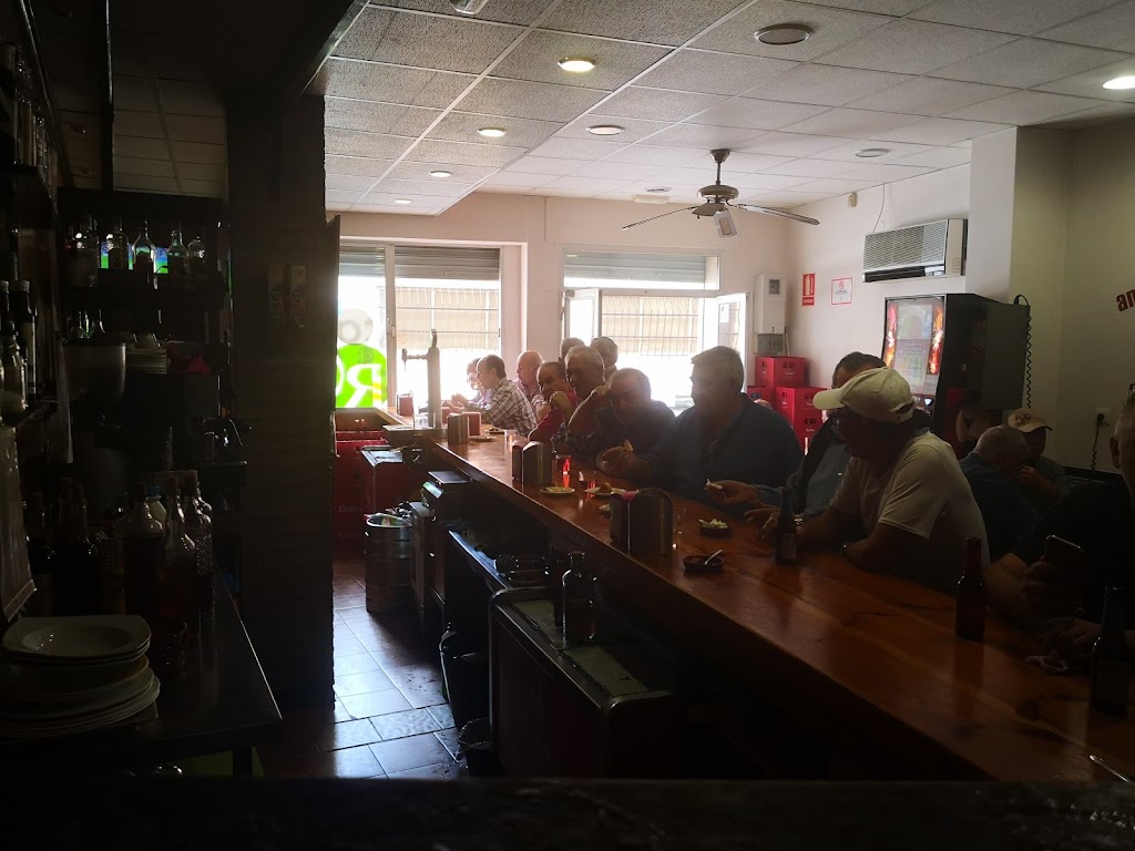 Cafe Bar Restabal — Ambiente