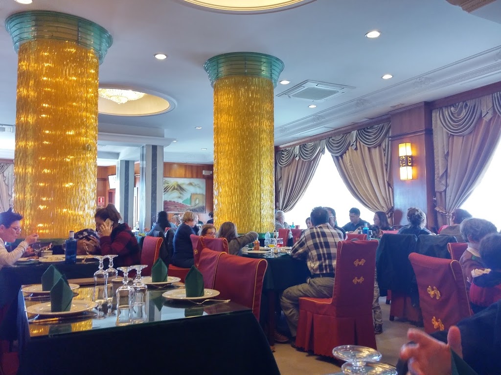Restaurante Chino Feliz II — Ambiente
