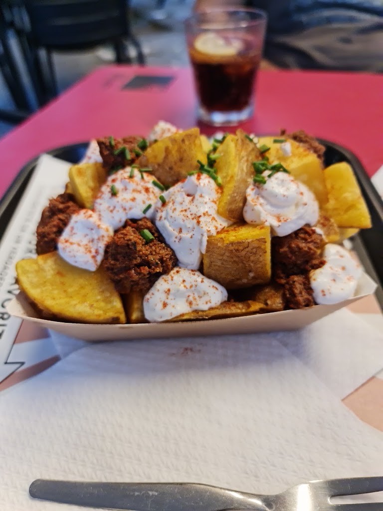La Esquinita de Sant Mori — Comida y bebida