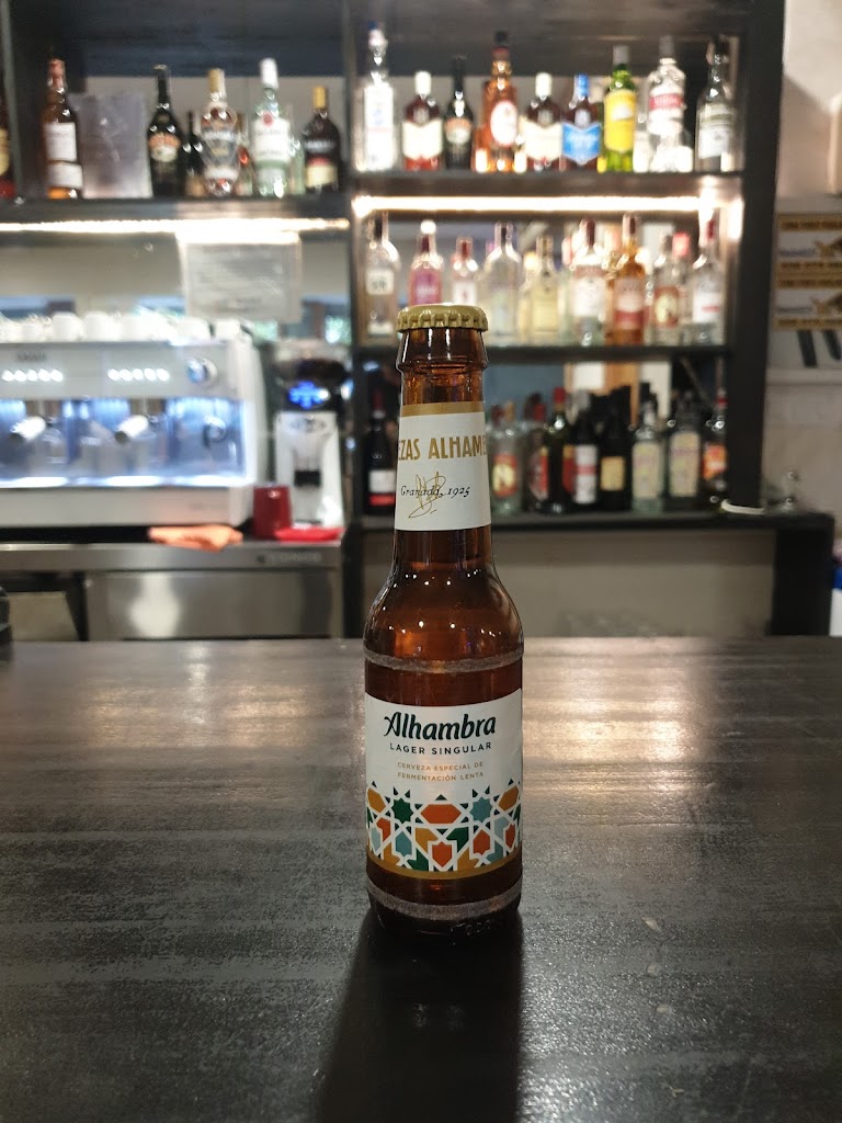 BAR Y CAFETERIA LOS MORENO