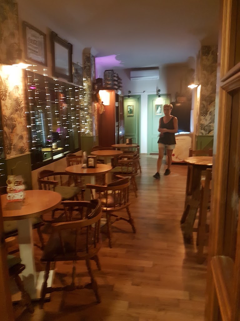 New Ebano Irish Bar — Ambiente