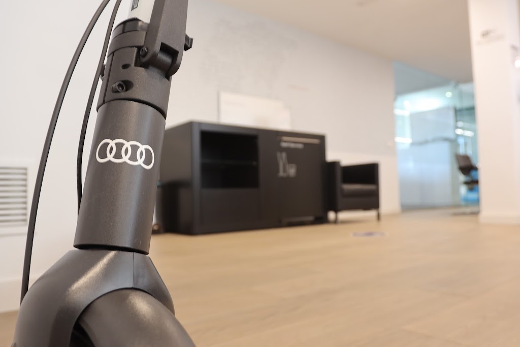 HELMANTICA Audi Zamora — Interior