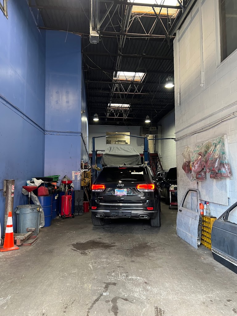 Sam's Automotive Repair in North Bergen