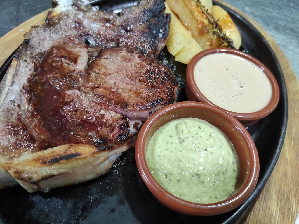 El Gran Chuleton — Comida y bebida