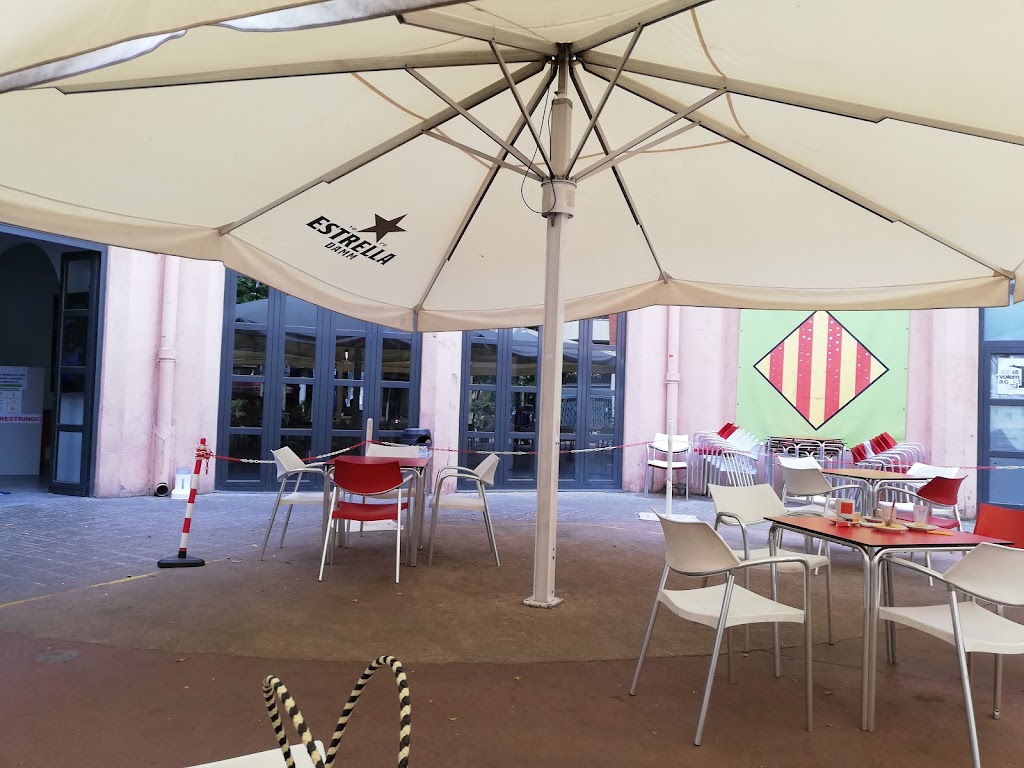 Bar restaurante L'Avenc — Ambiente