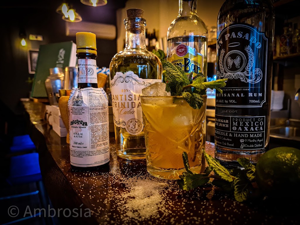 Ambrosia Gastrobar — Comida y bebida