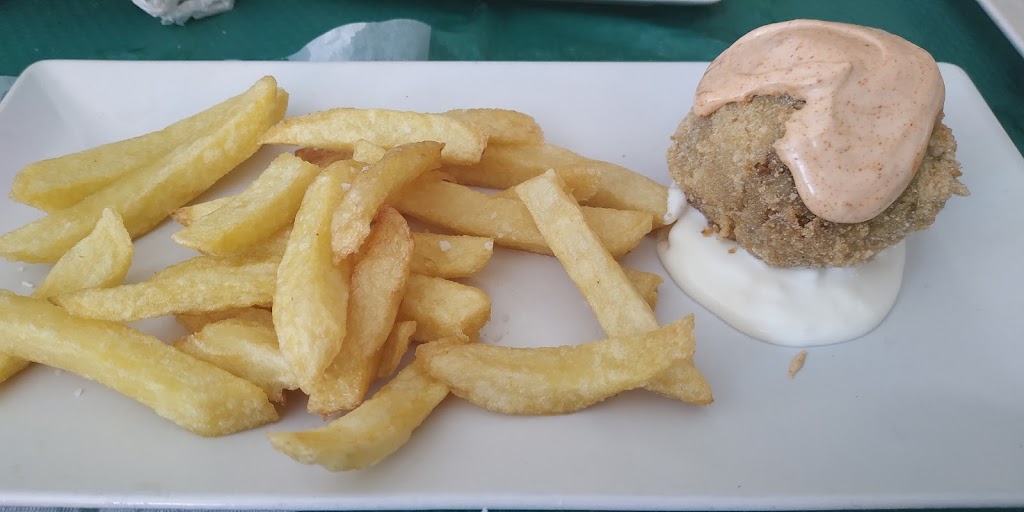 Taberna Picaillo — Comida y bebida