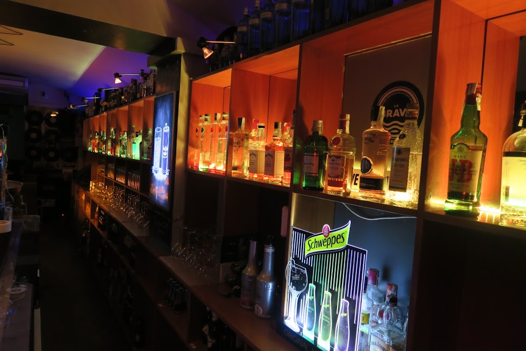 Vinyl - Lunch & Drinks