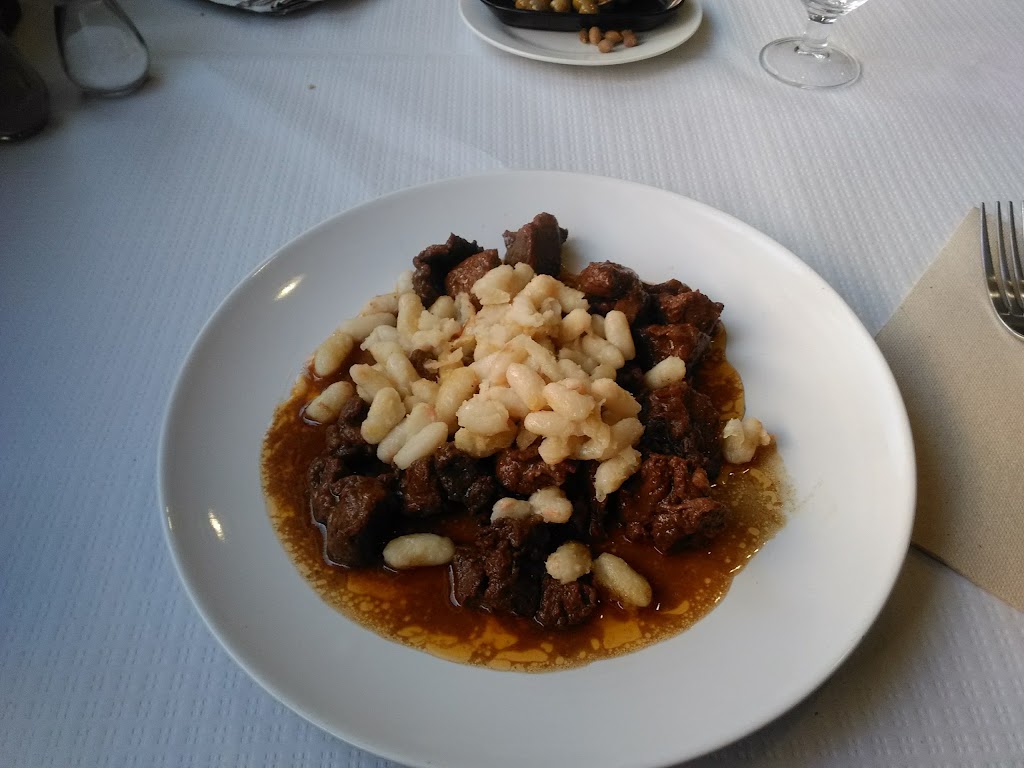 Els Fogons de Mas Botins — Comida y bebida