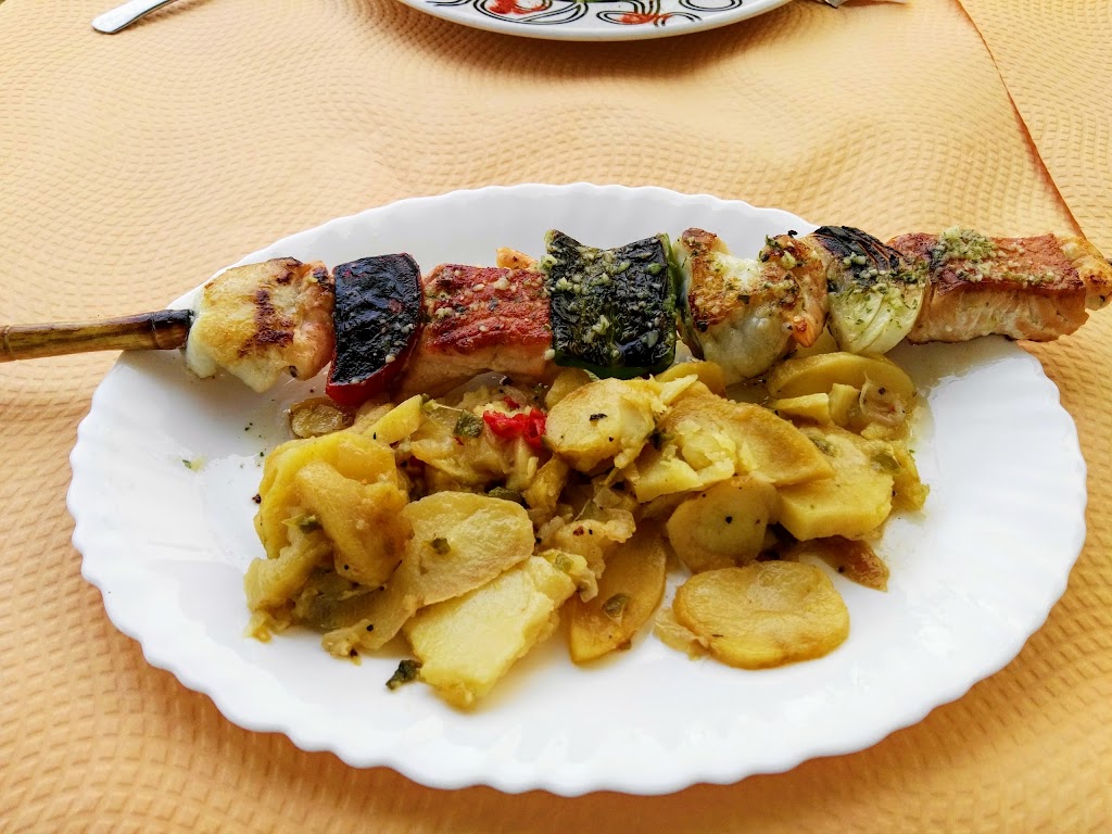 Taberna El Toro — Comida y bebida