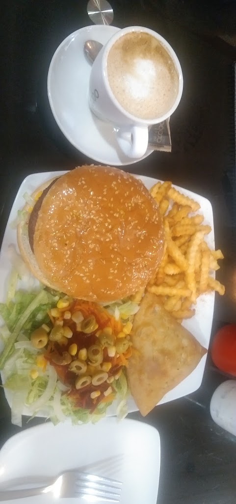 Royal Restaurante — Comida y bebida