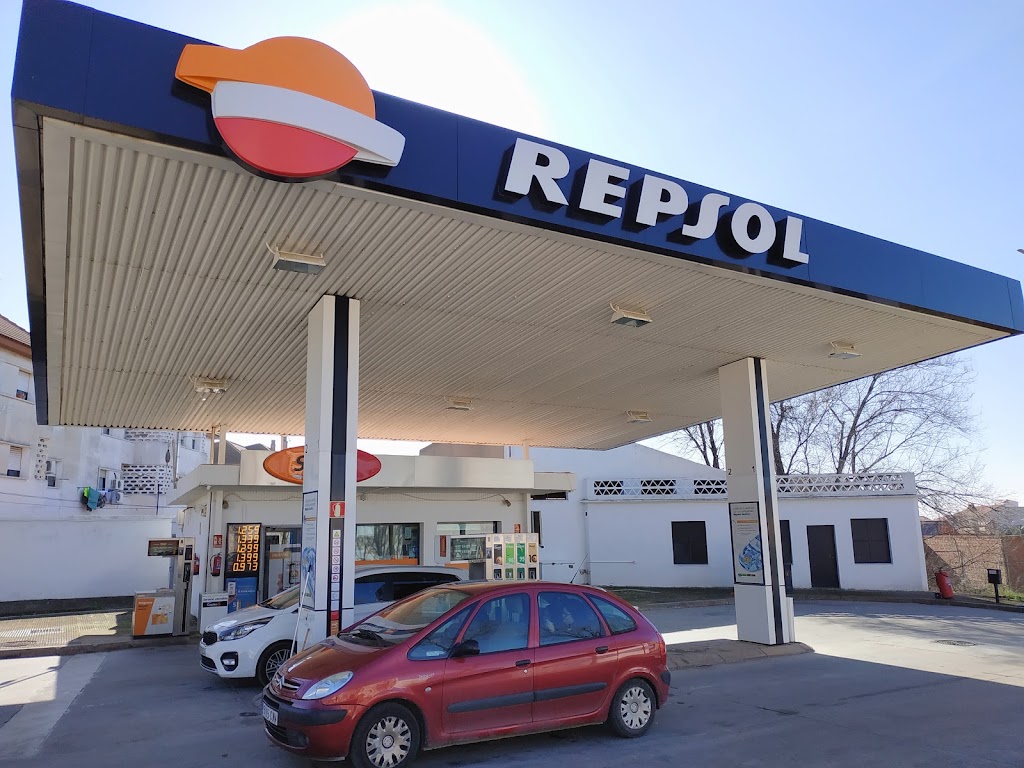 Estacion de Servicio Repsol — Surtidor de combustible