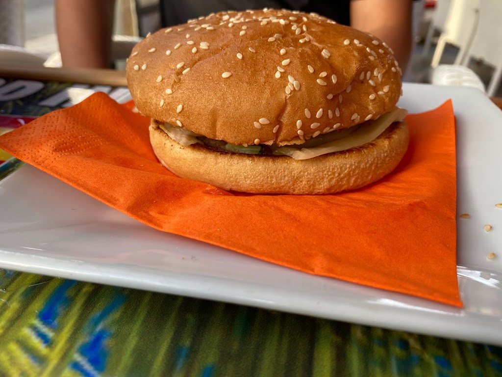 Italian Fushion Restaurante Pizzeria — Comida y bebida