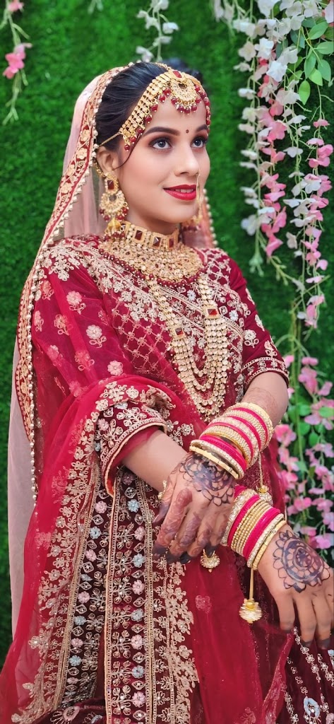 Lali Beauty Parlour Garhakota