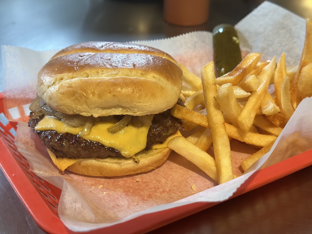  Mug-Z's Pub & Grille