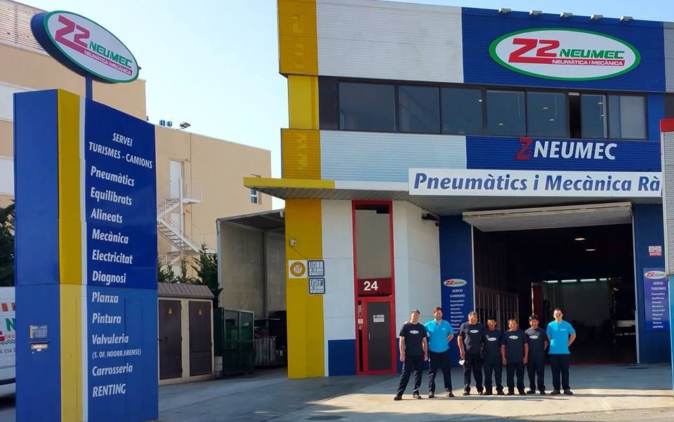 Z2 Neumec — Exterior