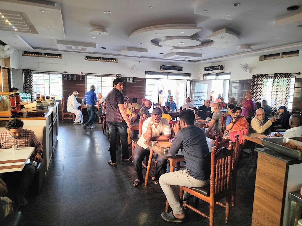 Hotel Sri Varsha Grand