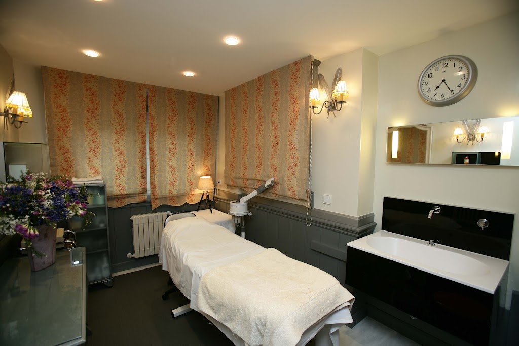 Yowe Beauty — Interior