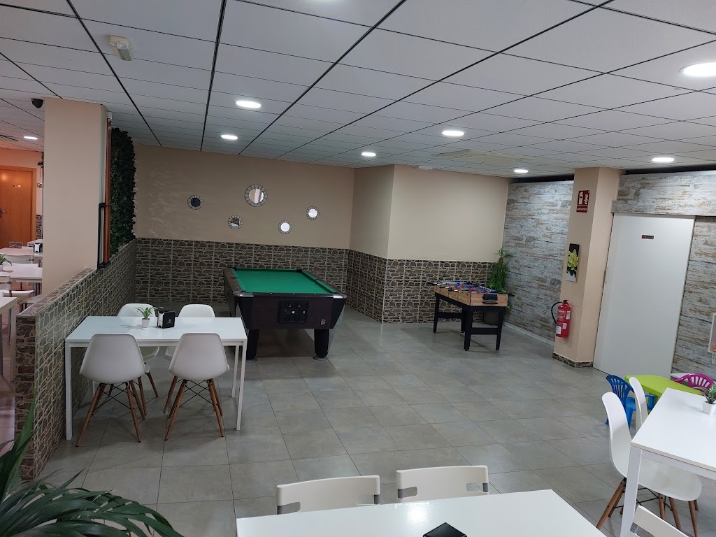 Cafeteria Shooters — Ambiente