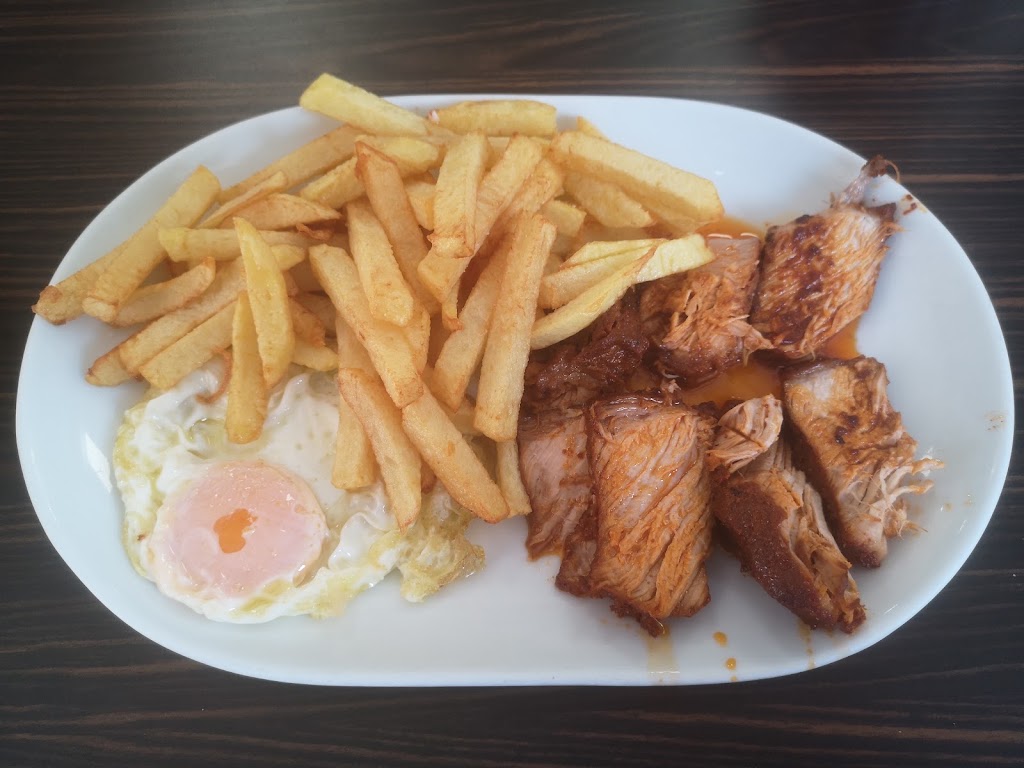 Cafe Bar La Maceta — Comida y bebida