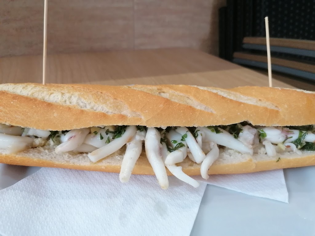 Cafe Bar Albeniz — Comida y bebida