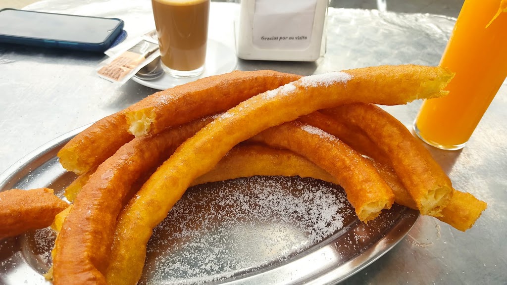 Churros Lopez — Comida y bebida