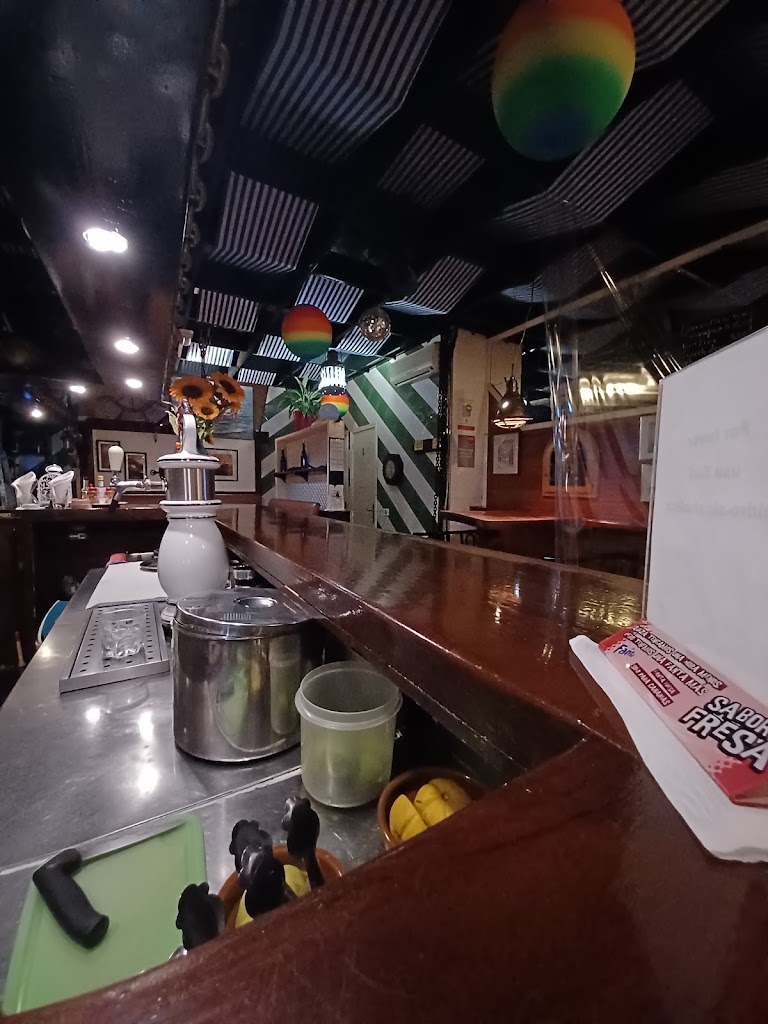 La Barca — Comida y bebida