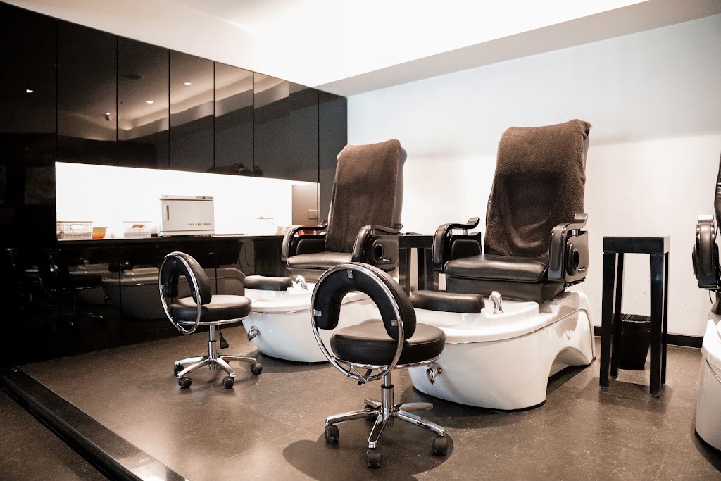 Mirrors Luxury Salons Banjara Hills