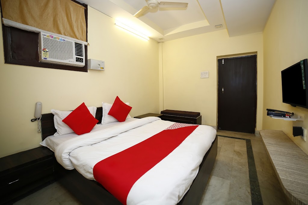 Oyo Aashirwad Guest House