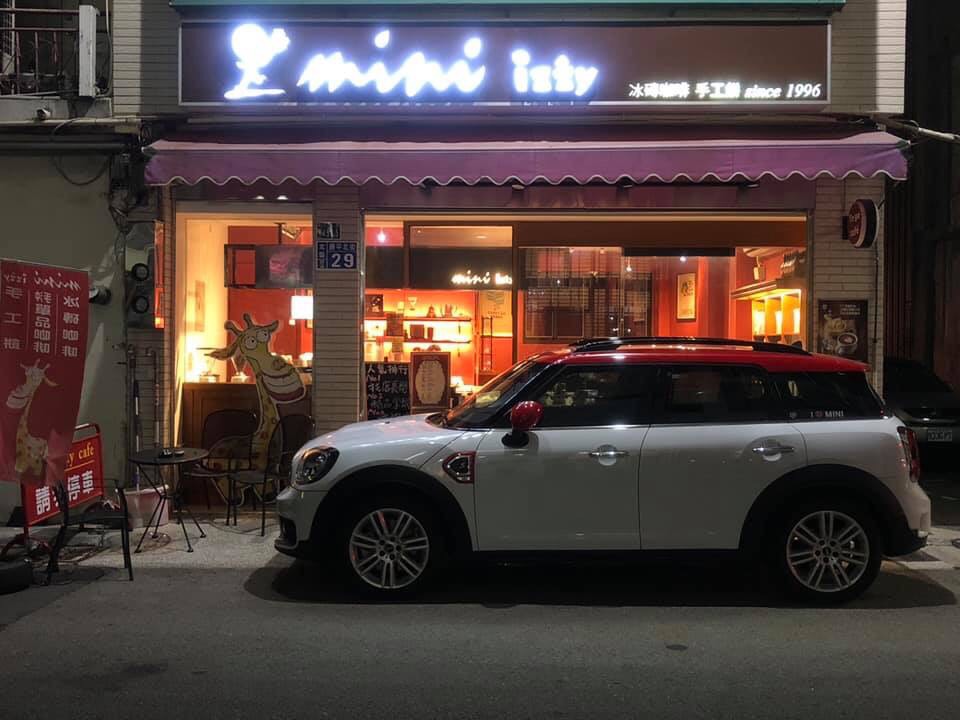 Mini izzy cafe 台中店 的照片