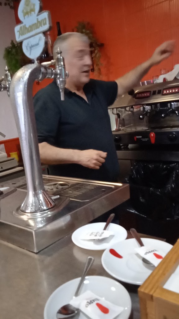 Bar-Churreria Ramon Cinco — Comida y bebida
