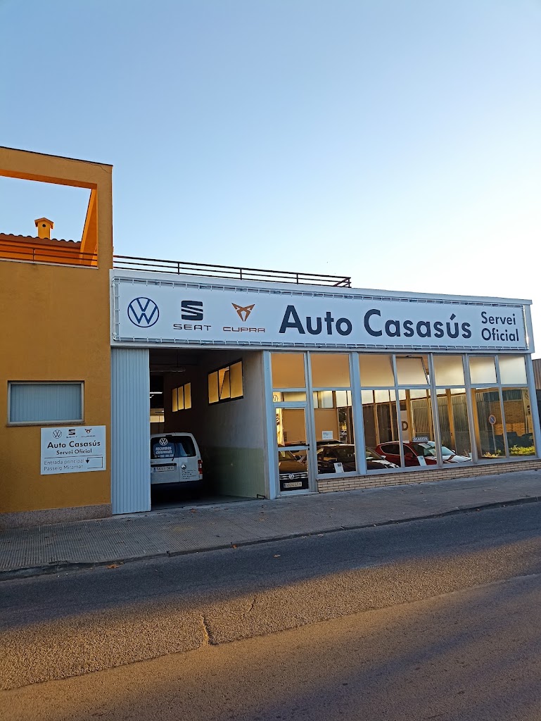 Auto Casasus — Exterior