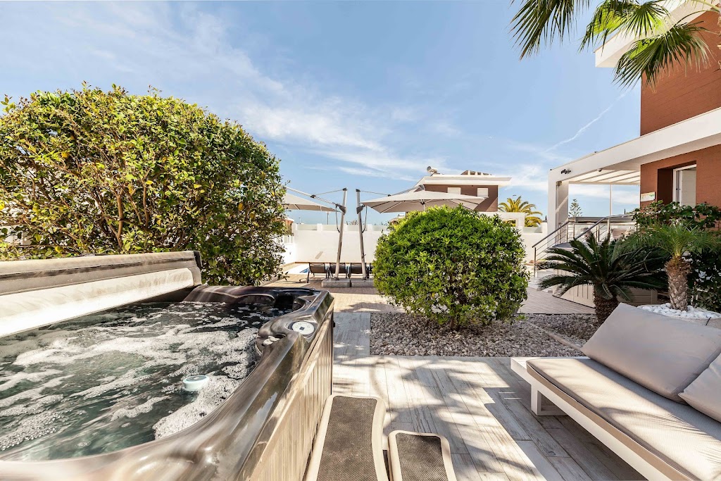 Casa Bos Orange ***** , Villa Rental , 16 Persons , Full Service , Fast WiFi, Pool, Hottub