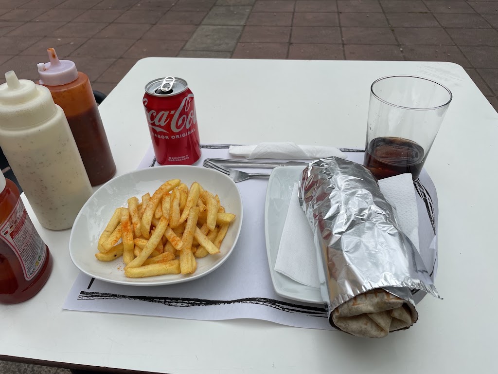 KEBAB la parada valls — Comida y bebida