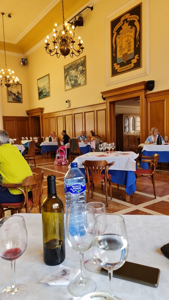Restaurante Casino Bermeo — Comida y bebida