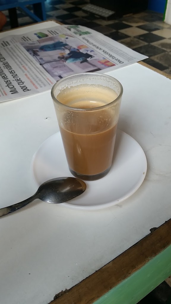Bar Guichi La Alegria — Comida y bebida