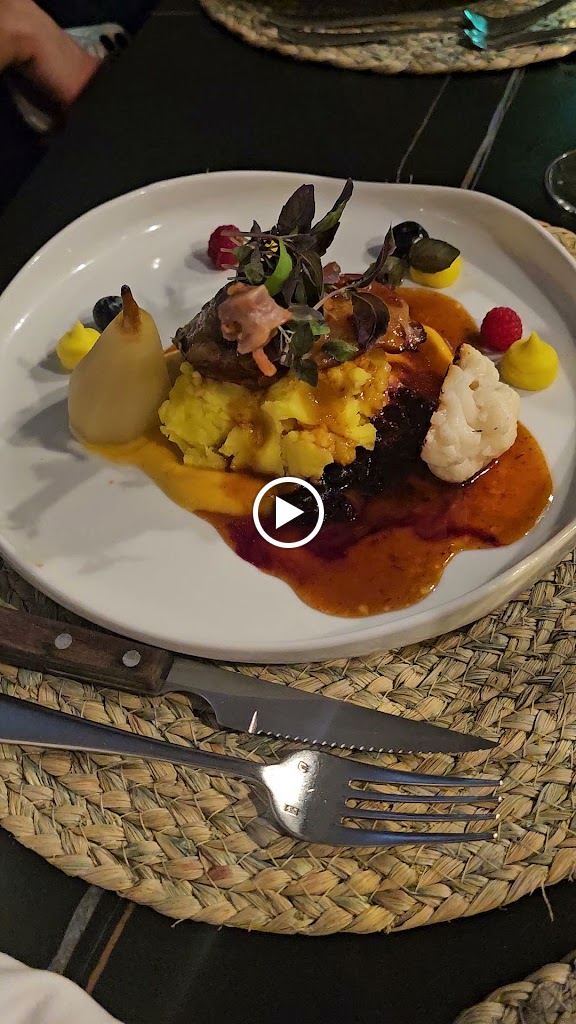 Restaurante Luka — Videos