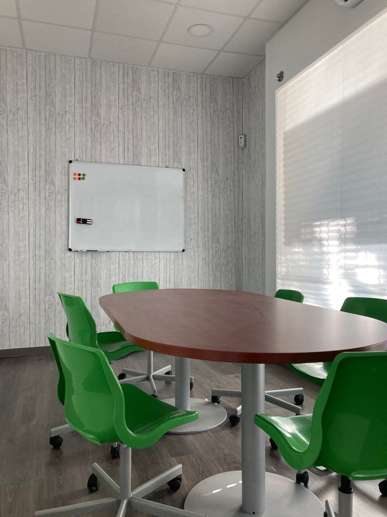 CENTRO DE ESTUDIOS LAZARO — Del propietario