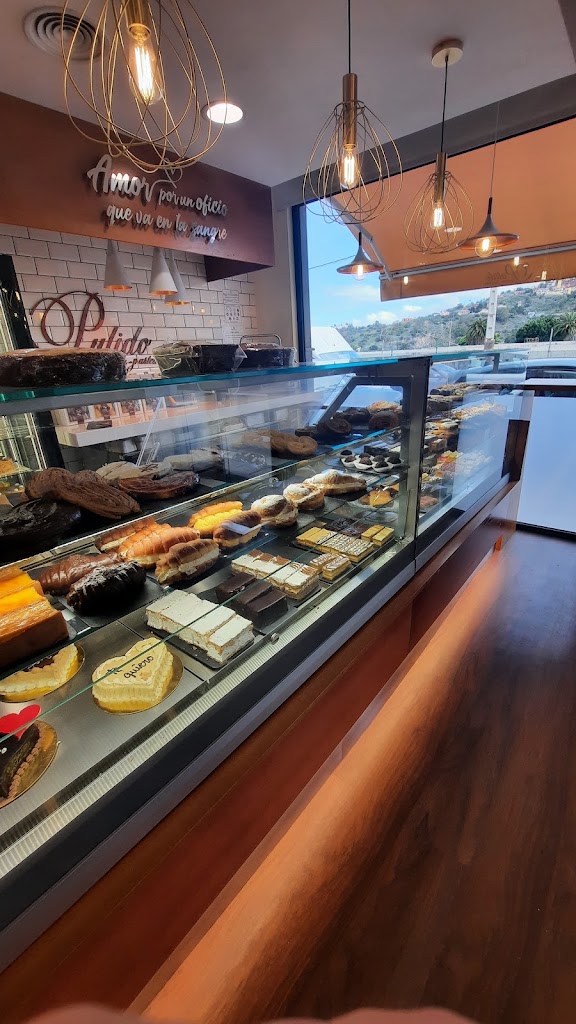 Panaderia-Pasteleria Pulido, Santa Brigida — Vitrina
