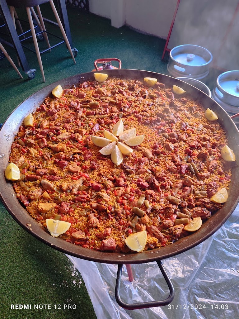Ozone Tardeo — Comida y bebida