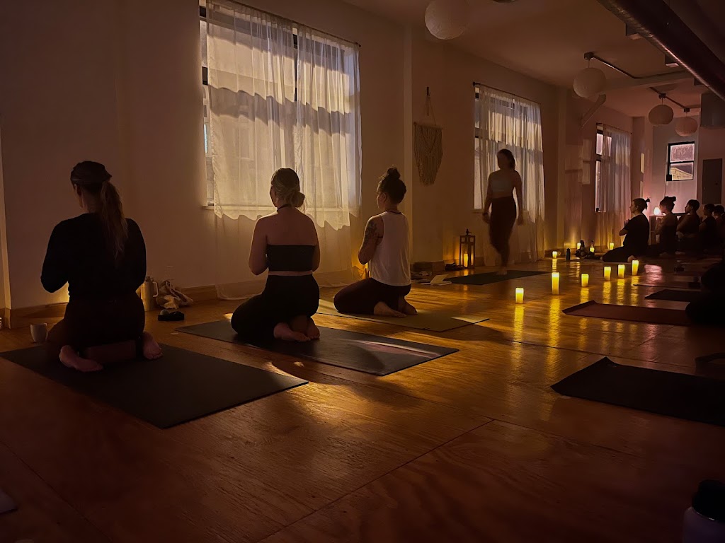  The Om Lounge Yoga & Sculpt