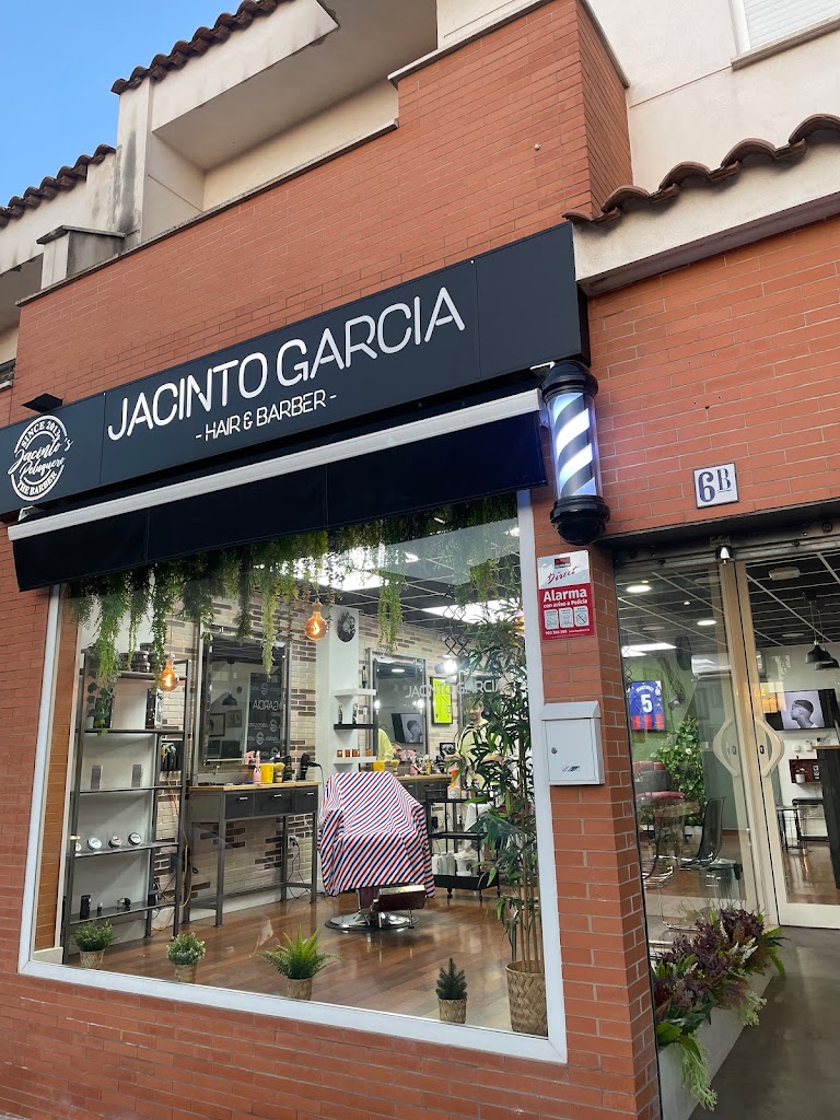 Jacinto's Peluquero Castilleja de la Cuesta — Del propietario