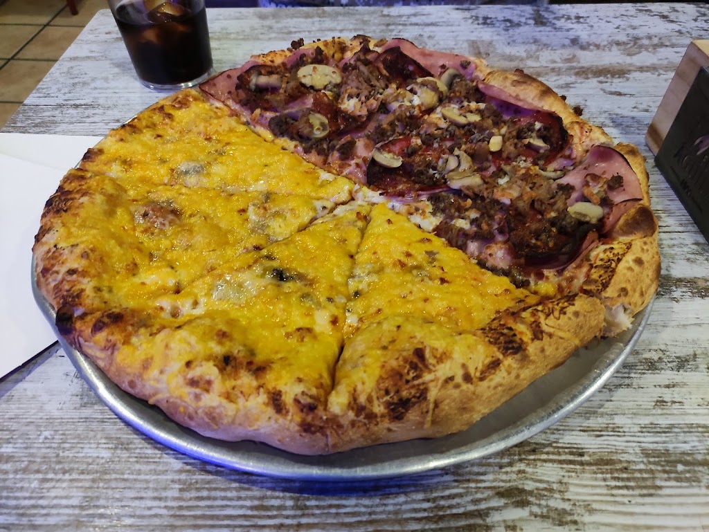 Gago's pizza — Comida y bebida