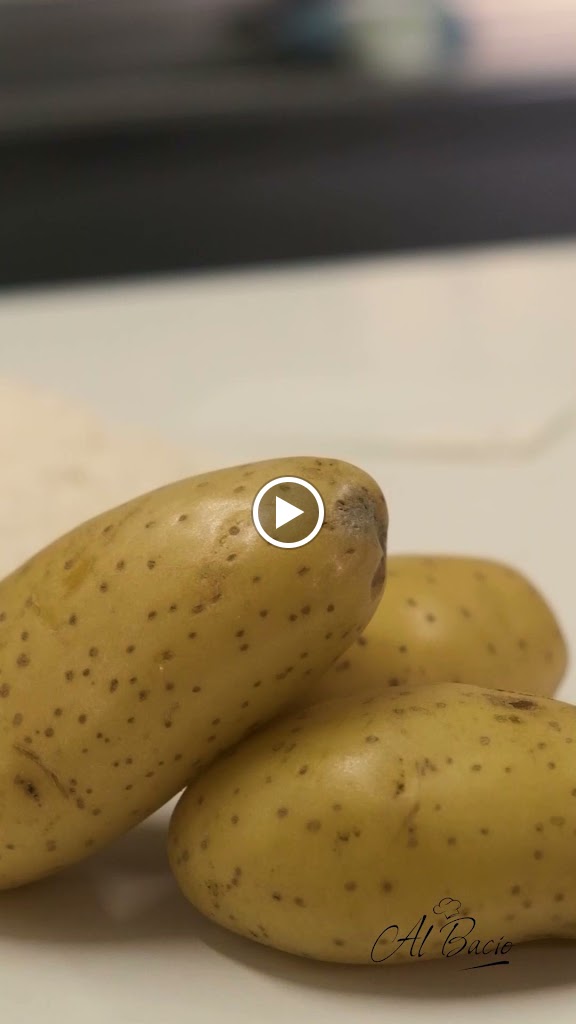 Pizzeria ROSTICCERIA ITALIANA (Al Bacio) — Videos